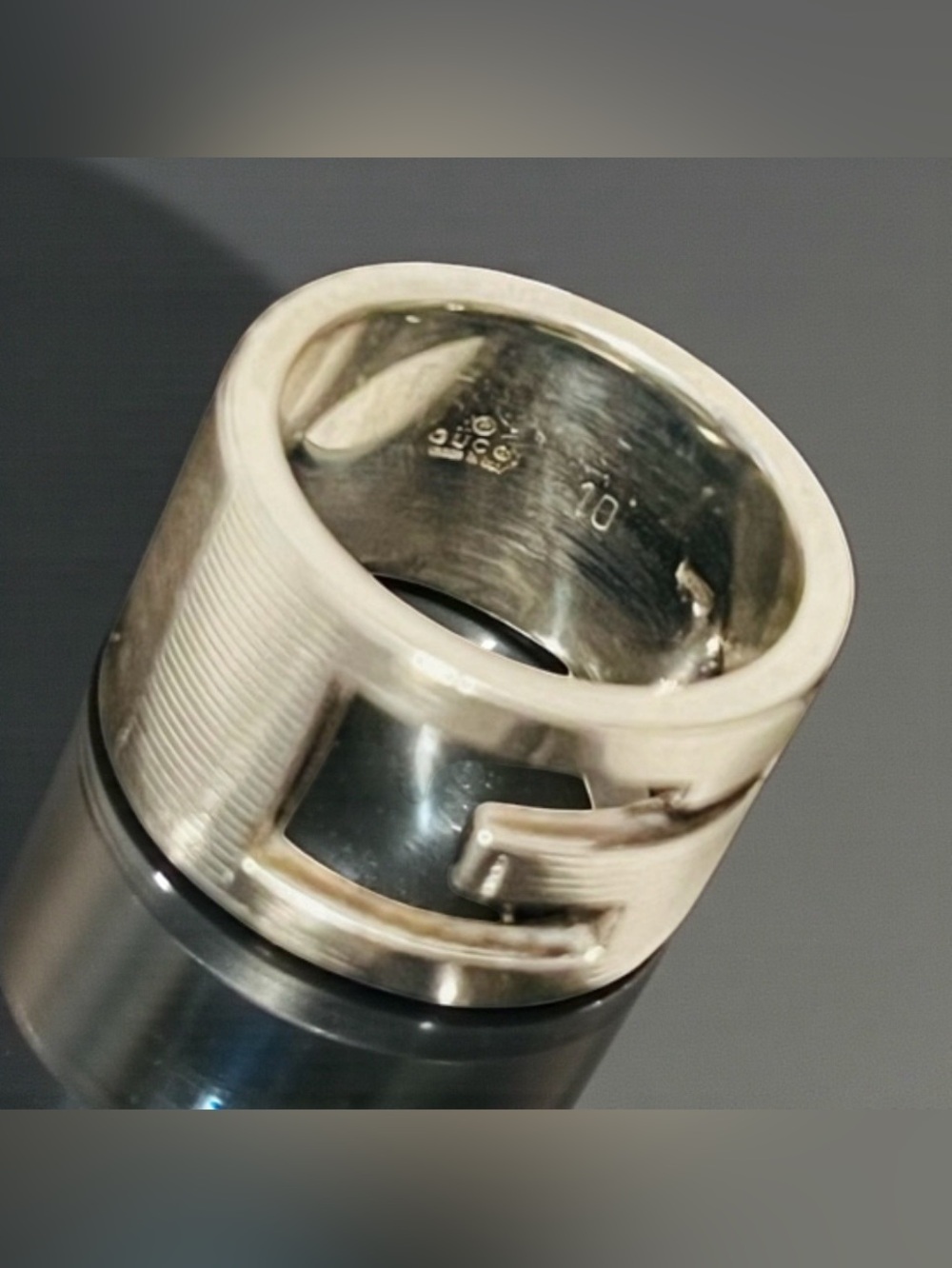 Gucci Cutout G Thick Band Silver Ring - Picture 9 of 12